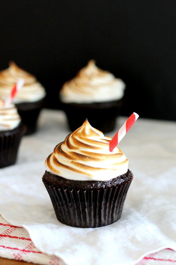 Hot Chocolate Marshmallow Cupcakes