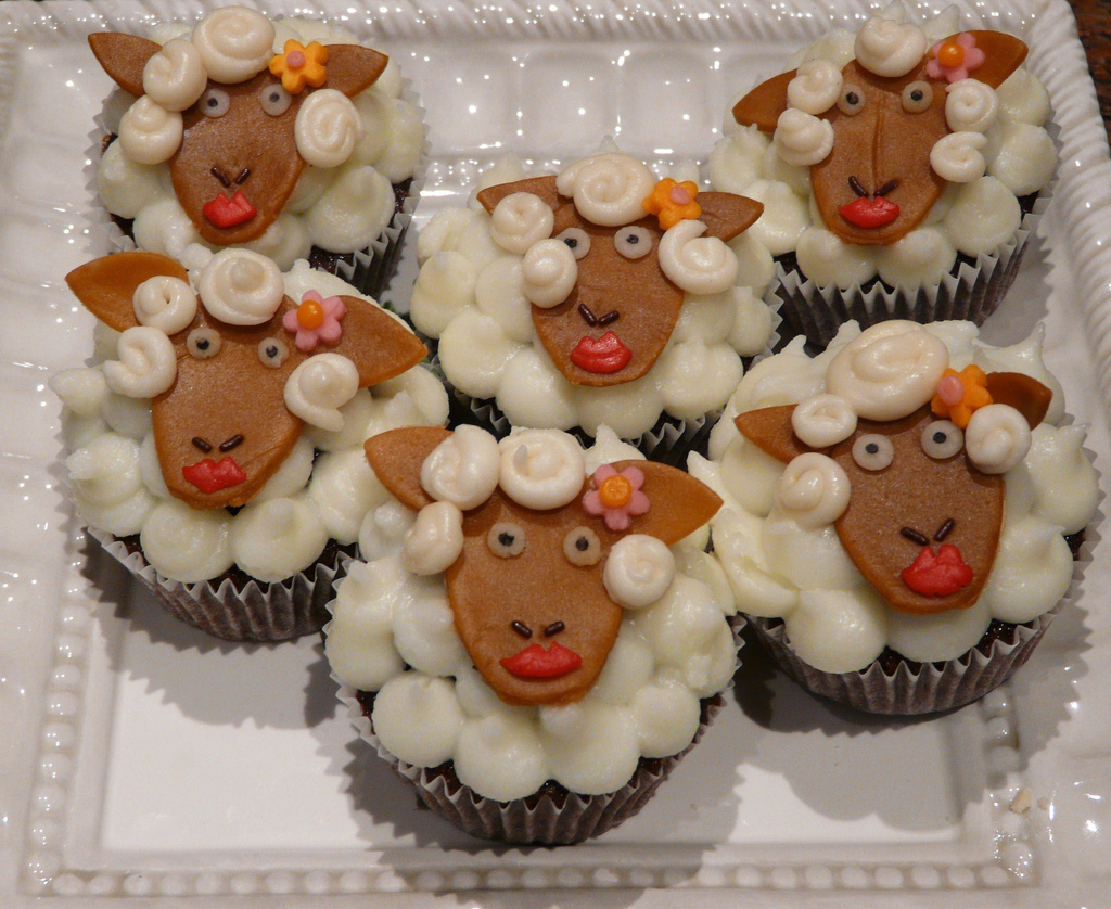 Lamb Cupcake Decorating Ideas