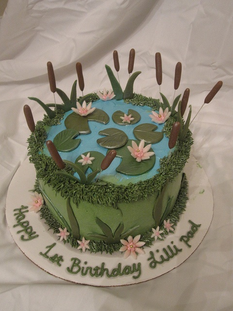 Lily Pad and Frog Cake