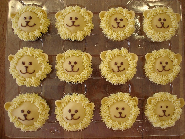 Lion Cupcakes