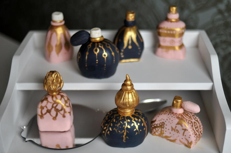 Mini Perfume Bottle Cakes