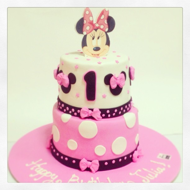 Minnie Mouse Cake