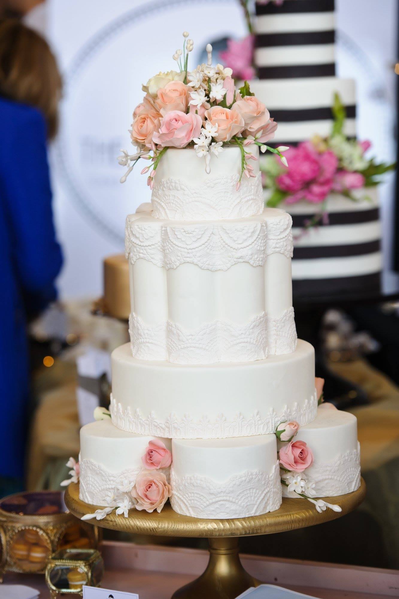 Wedding Cake Design with Flowers