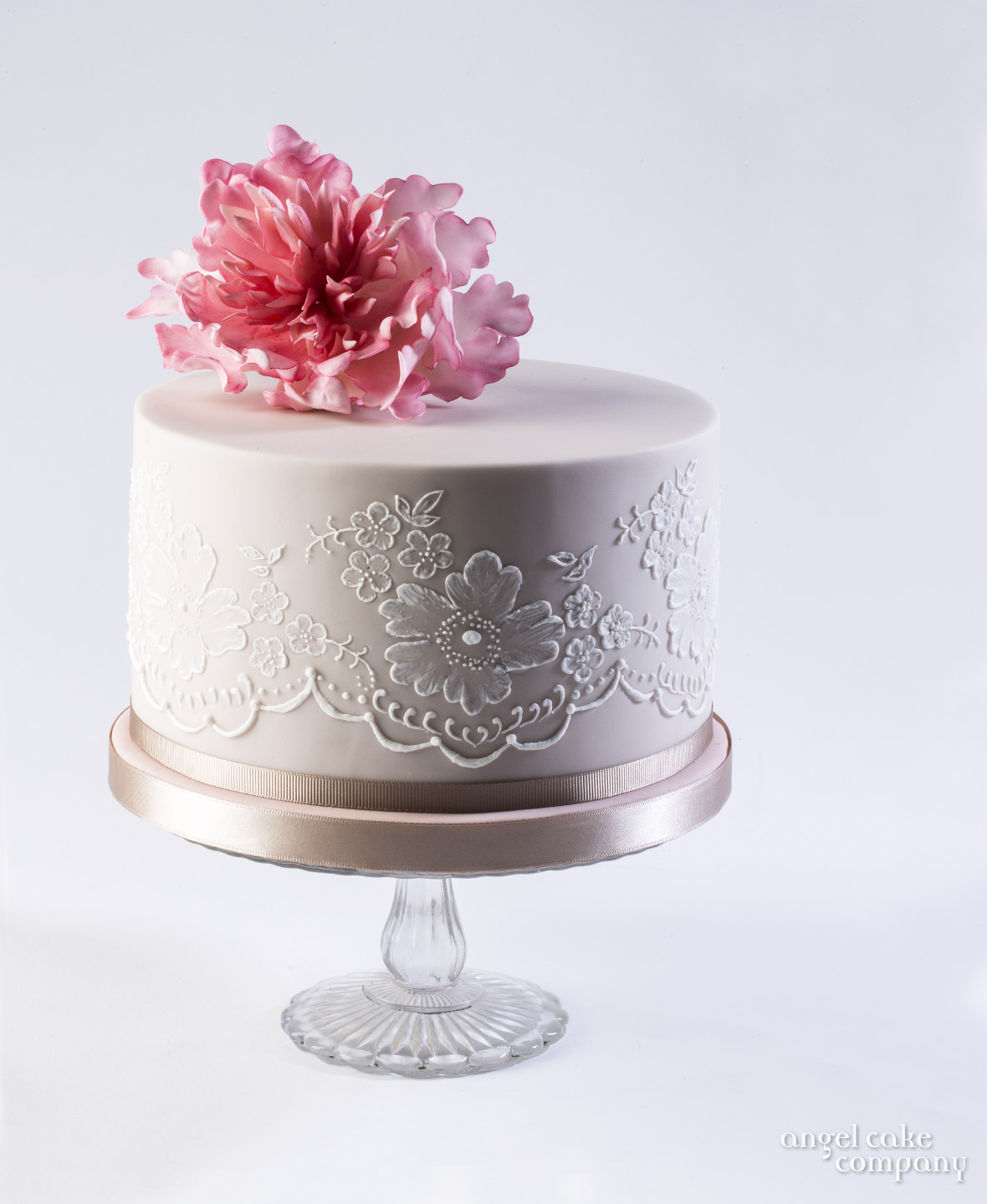 Wedding Cake with Brush Embroidery