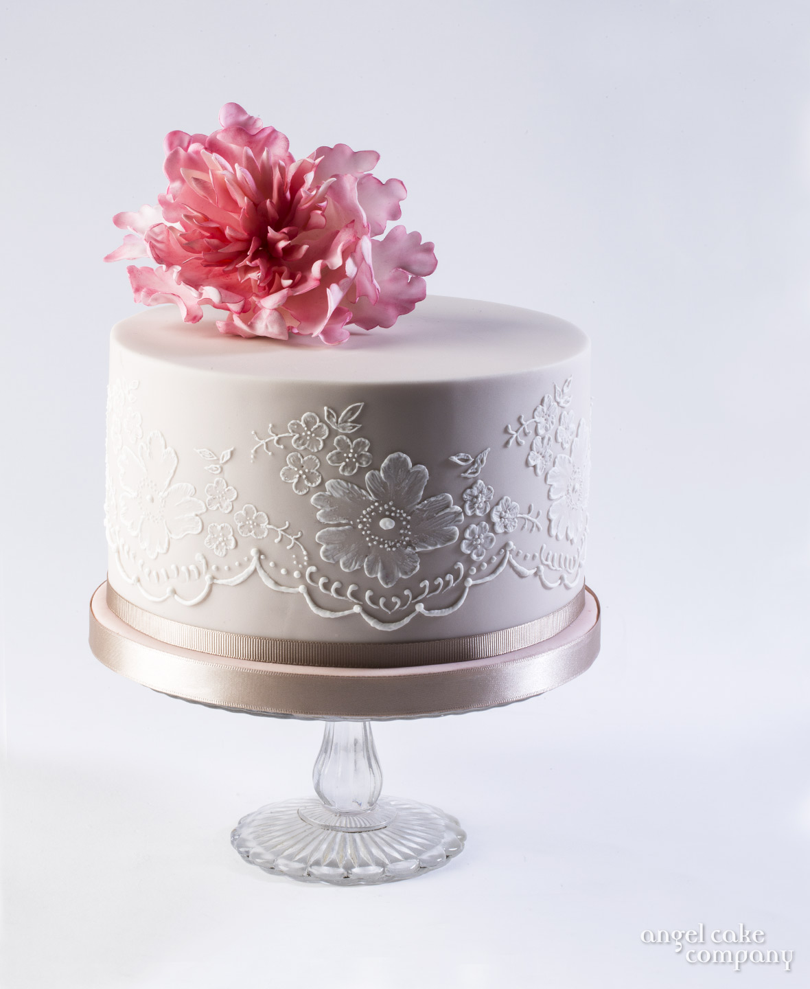 Wedding Cake with Brush Embroidery Wedding Cake with Brush Embroidery