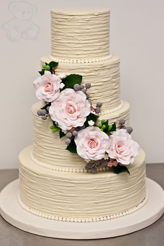 Wedding Cake with Buttercream Flowers Wedding Cake with Buttercream Flowers
