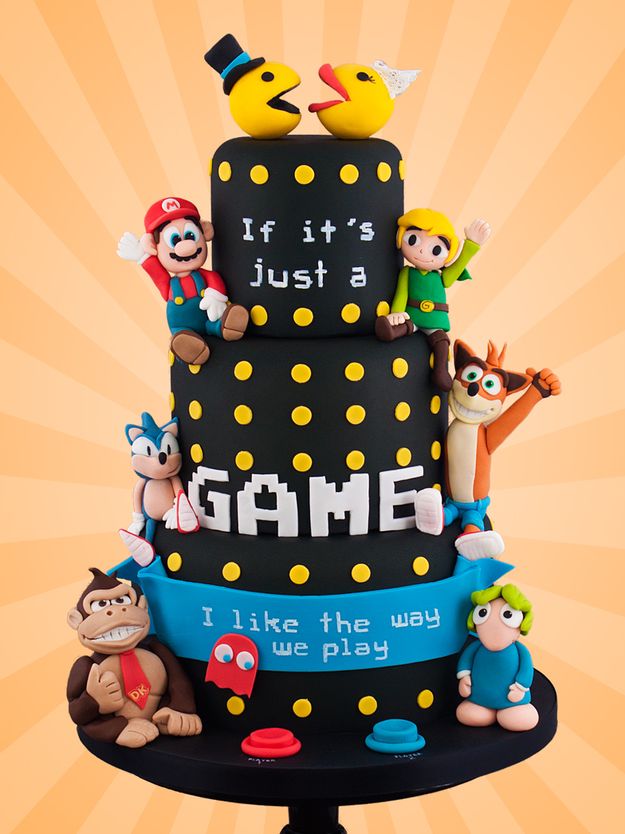 19 Spectacularly Nerdy Wedding Cakes