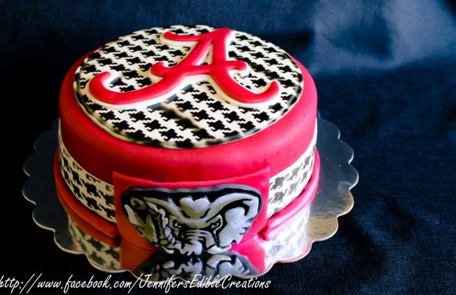 Alabama Crimson Tide Birthday Cake - Vanilla