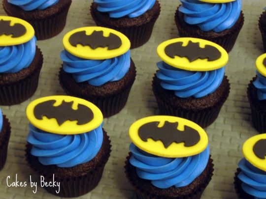 Batman Buttercream Cake with Cupcakes