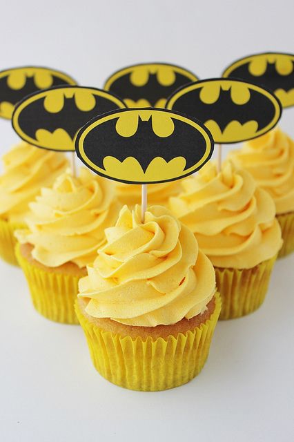 Batman Cupcake Cake Batman Cupcake Cake