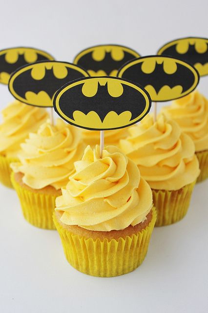 Batman Cupcake Cake