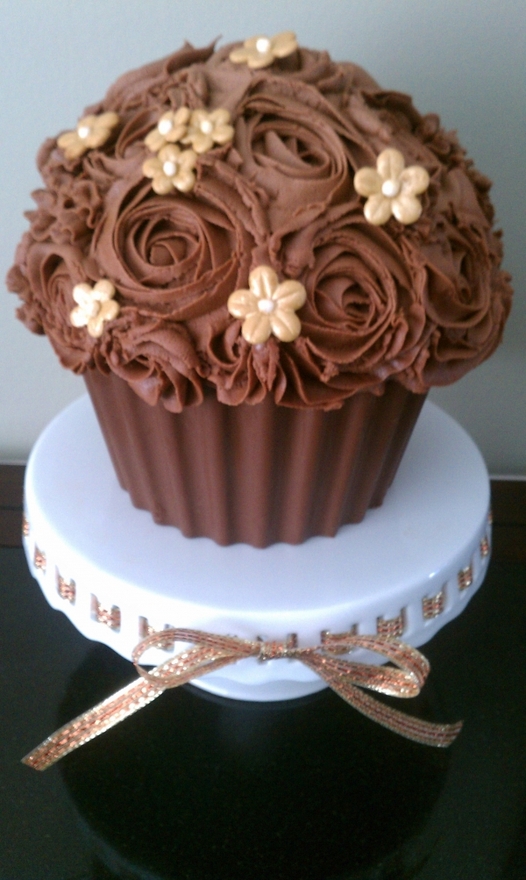 Chocolate Cupcake with Buttercream Roses
