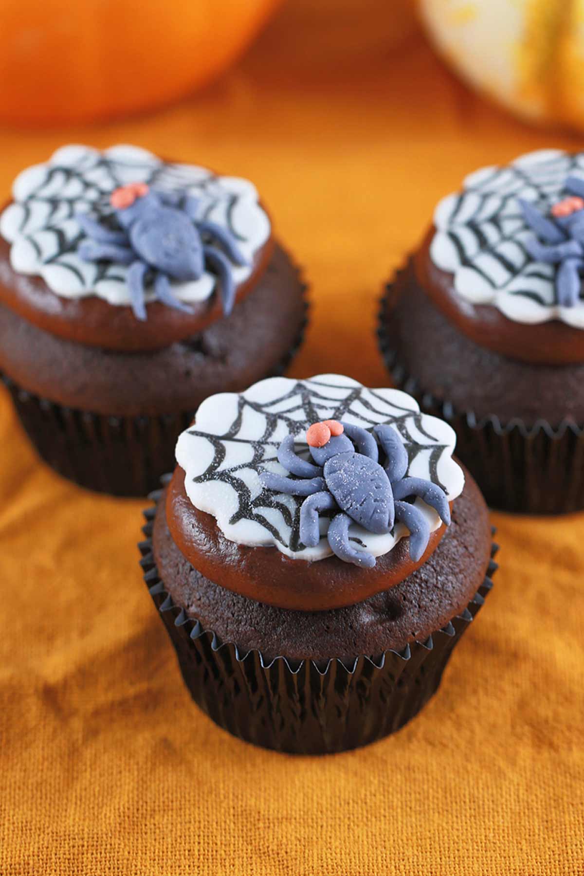 Halloween Spider Cupcakes Halloween Spider Cupcakes