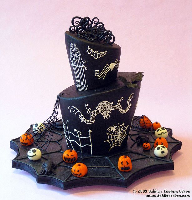 7 Photos of Nightmare Halloween Cakes