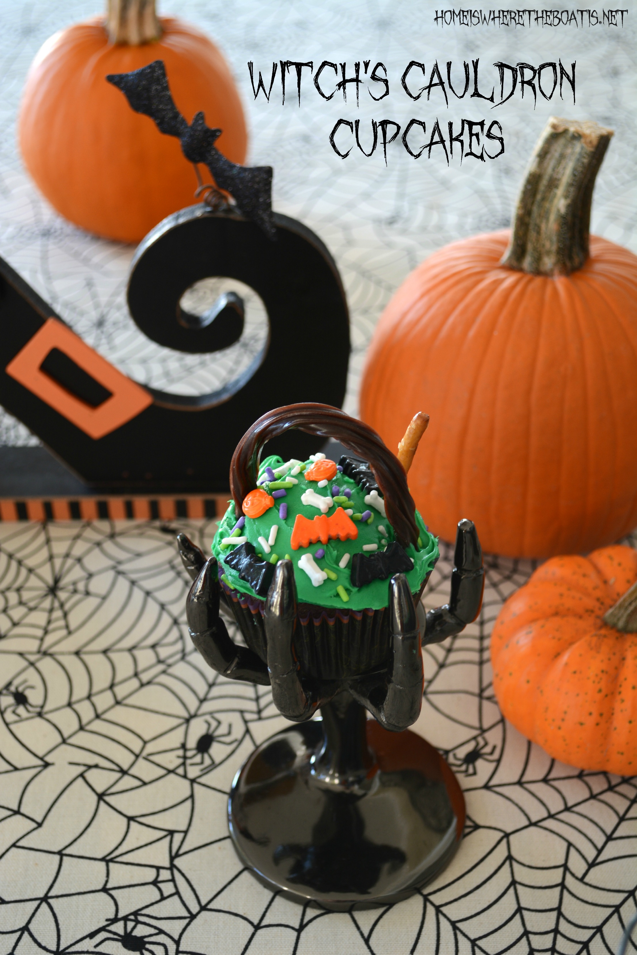 Halloween Witches Cauldron Cupcakes