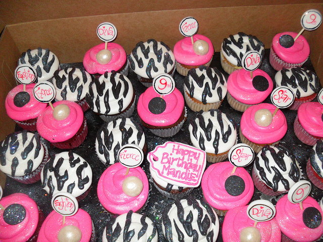 Hot Pink and Zebra Cupcakes Hot Pink and Zebra Cupcakes