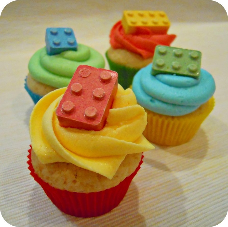 LEGO Birthday Cake Cupcakes