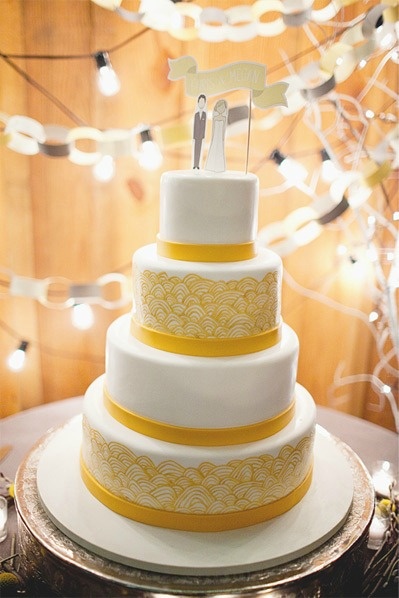 Modern Yellow White Cake