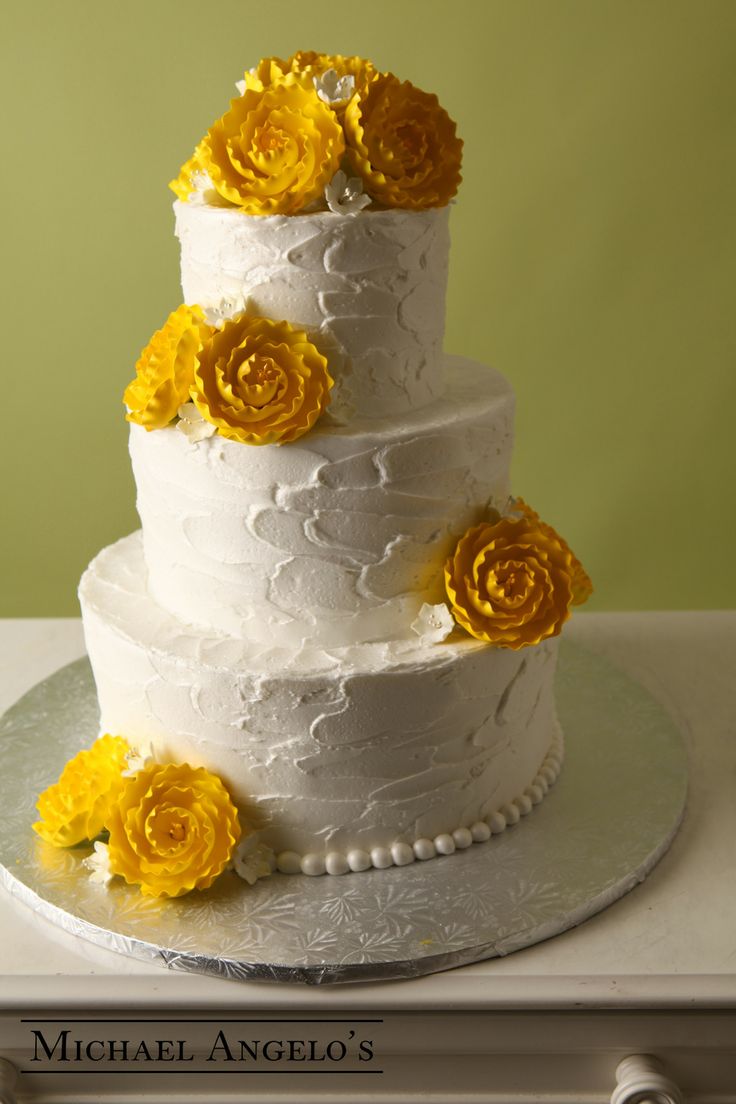 Simple Buttercream Textured Cakes with Flowers