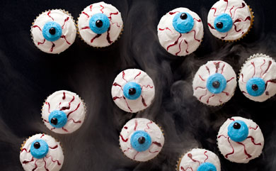 Spooky Eye Ball Halloween Cupcakes