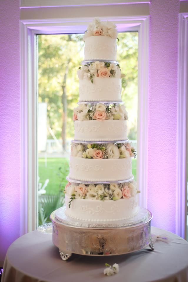 Wedding Cakes Tiers Stands