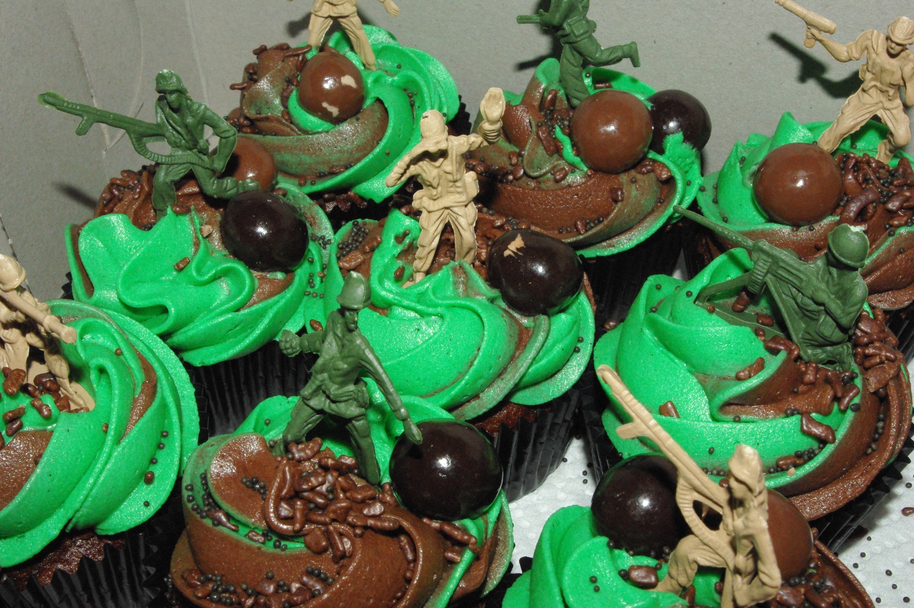 Army Birthday Party Cupcakes Army Birthday Party Cupcakes