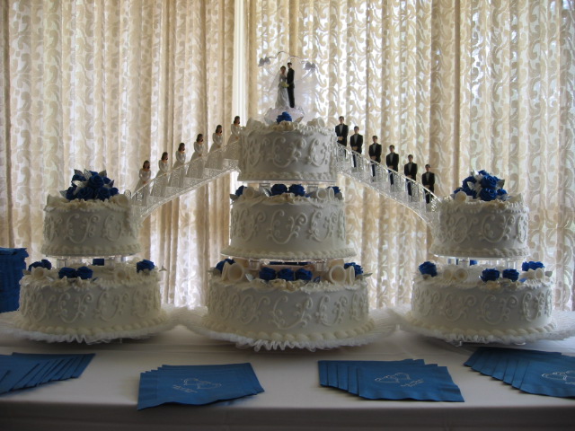 Bridge Wedding Cakes with Fountains