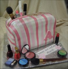 Cosmetic Bag Cake