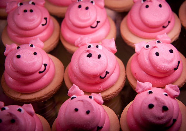 Cute Pink Pig Cupcakes