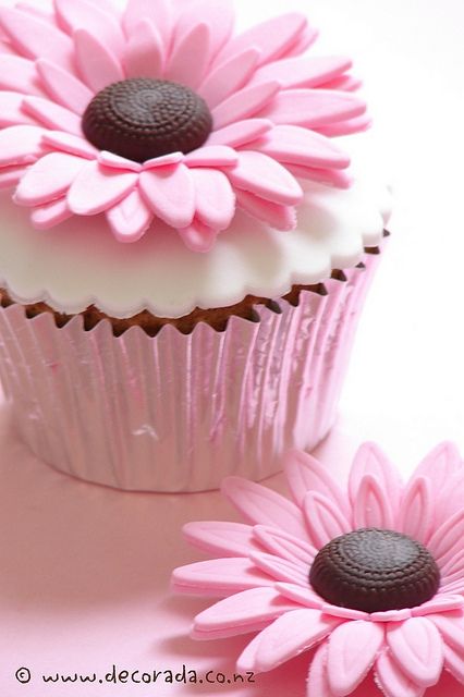 Daisy Flower Cupcakes