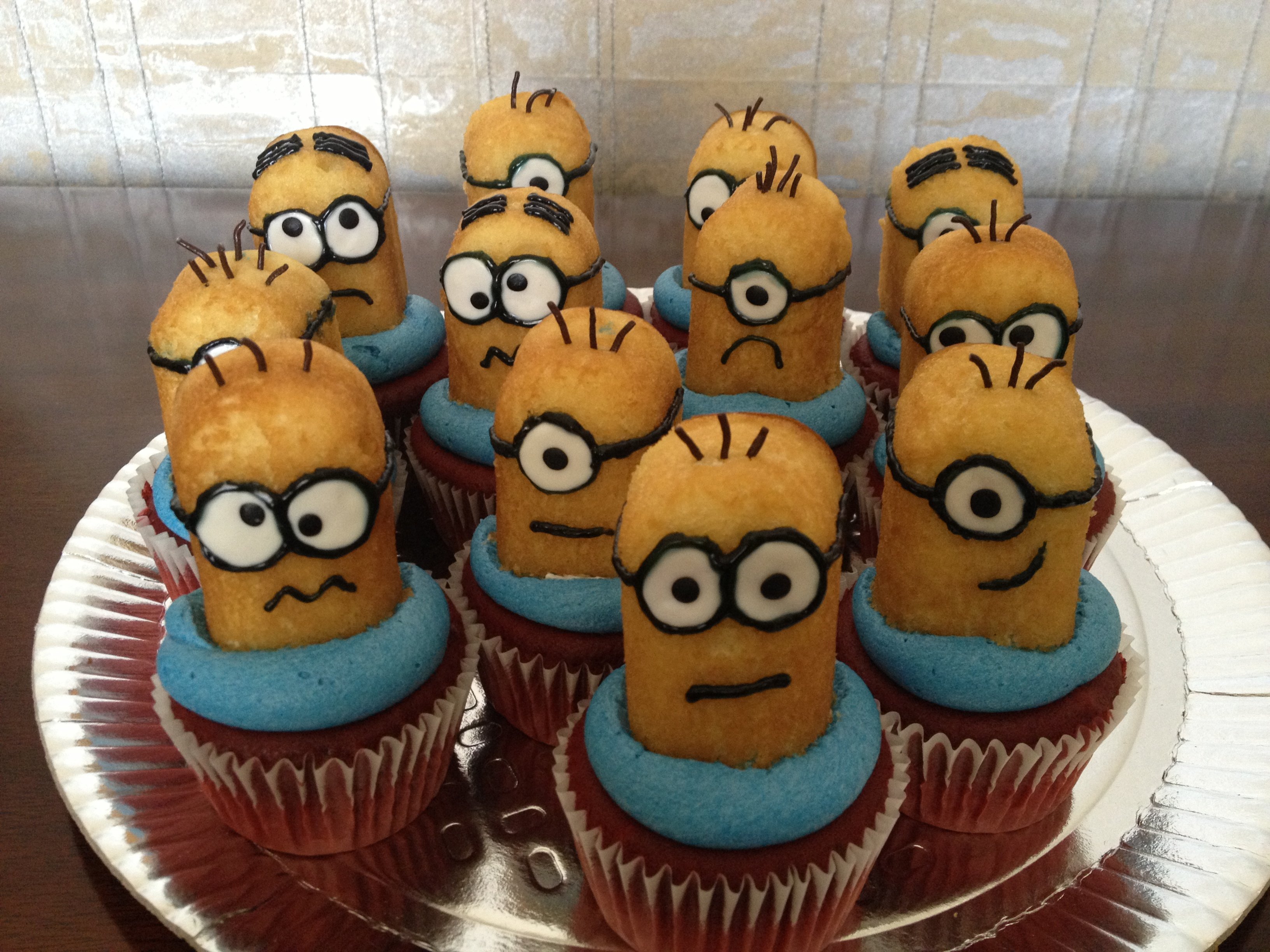 Despicable Me Minion Cake and Cupcakes