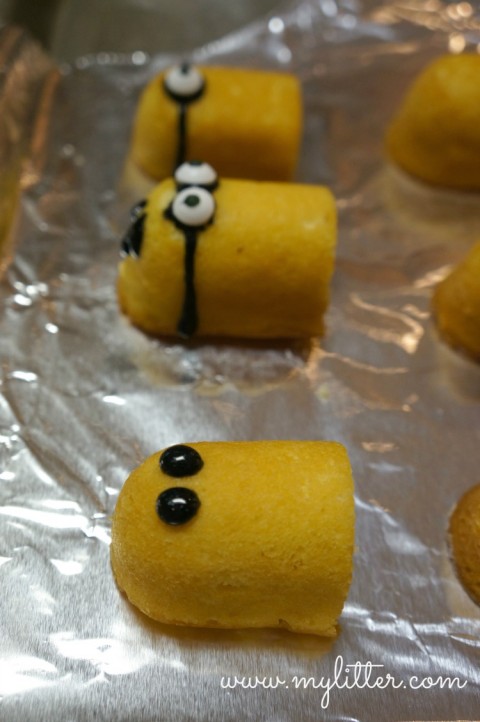 Despicable Me Minion Twinkie Cupcakes Despicable Me Minion Twinkie Cupcakes