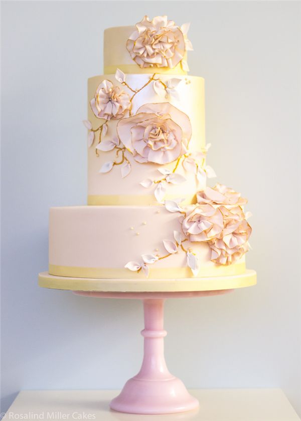 Elegant Wedding Cakes with Flowers