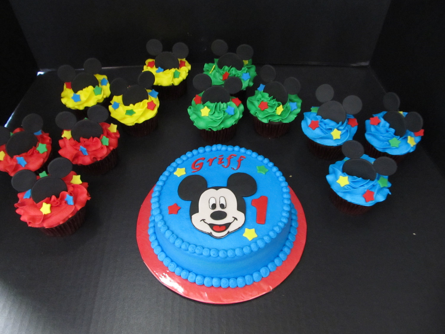 Mickey Mouse Birthday Cupcake Cake