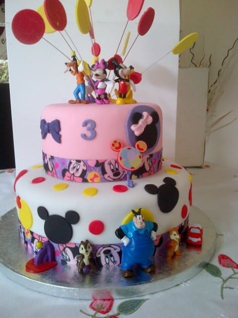 Mickey Mouse Clubhouse Cake