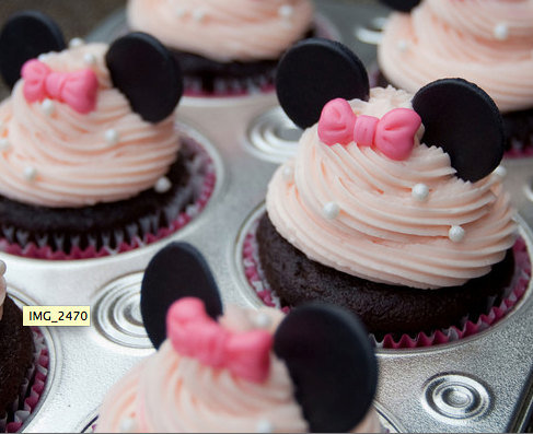 Minnie Mouse Birthday Party Cupcakes