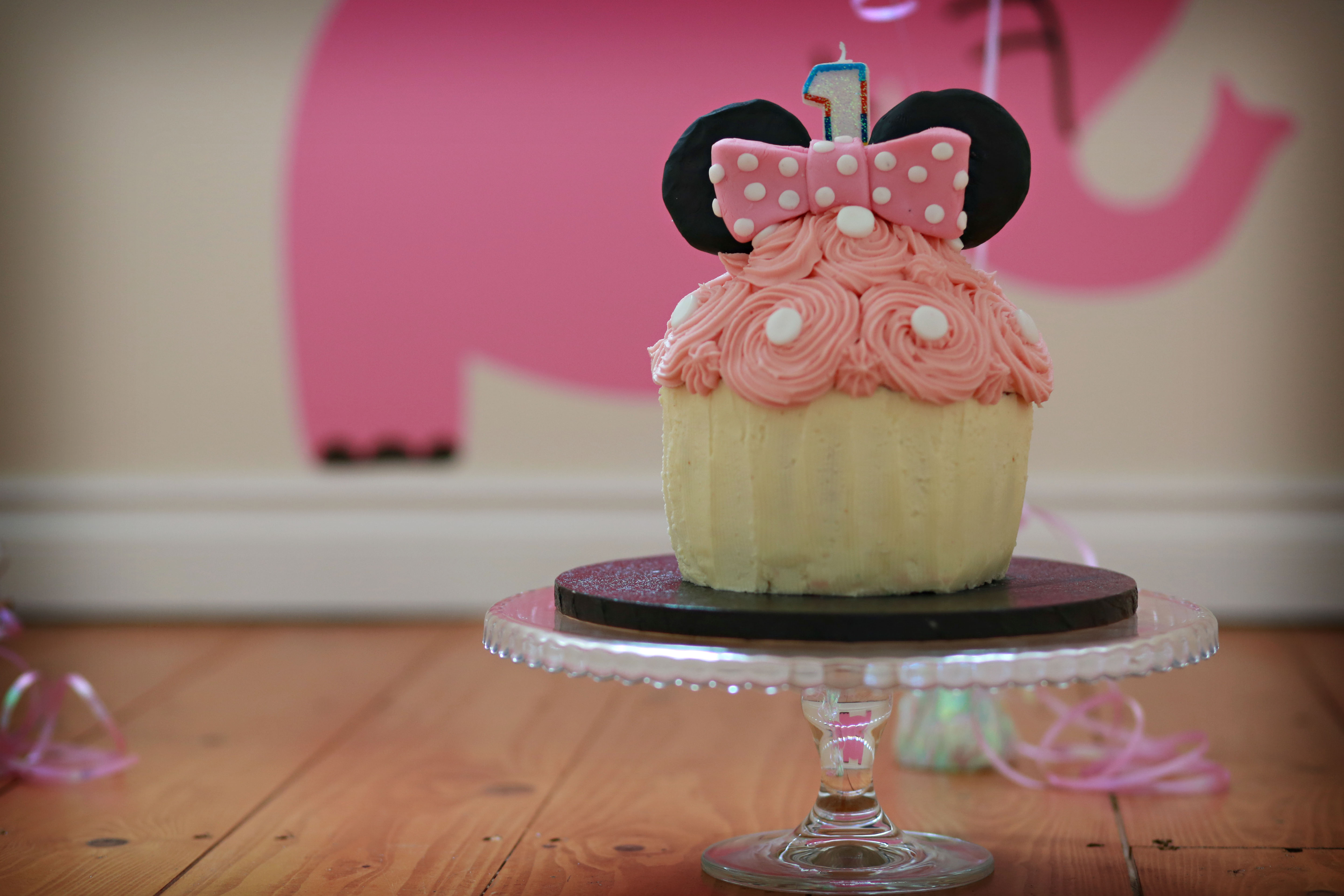 Minnie Mouse Giant Cupcake Smash Cake