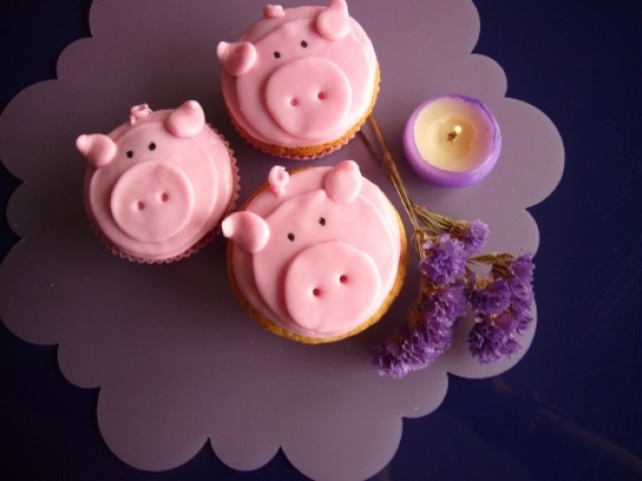 Pink Pig Cupcakes Strawberry
