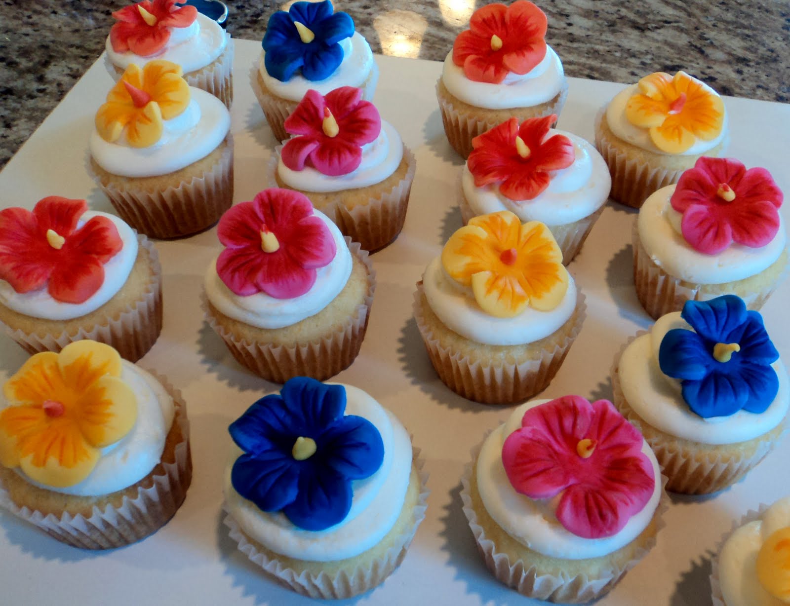 Tropical Flowers Cake Cupcakes
