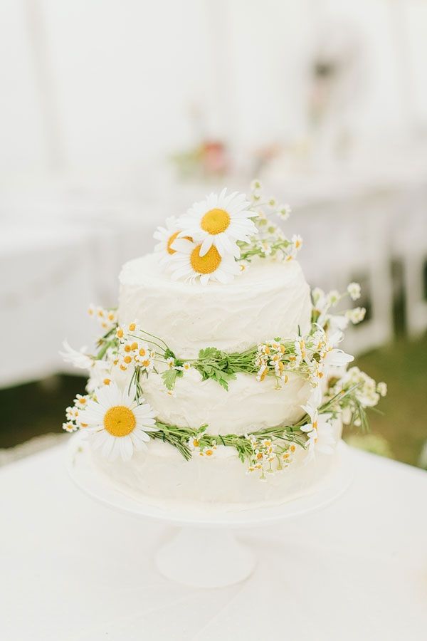 Wedding Cake with Fresh Daisies