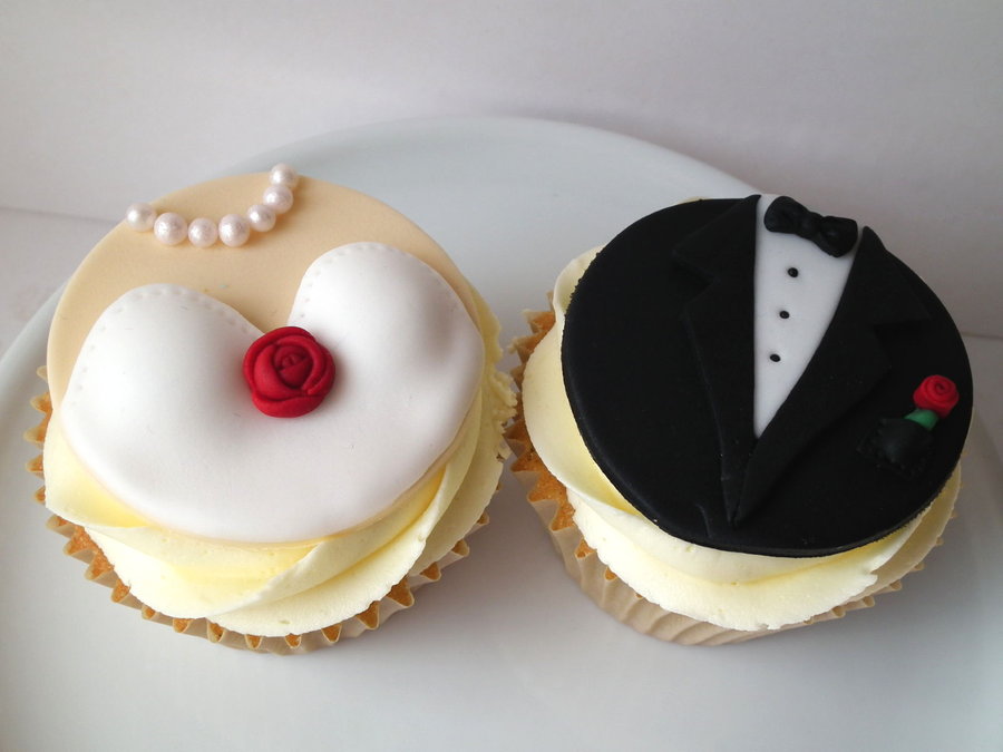 Bride and Groom Cupcakes