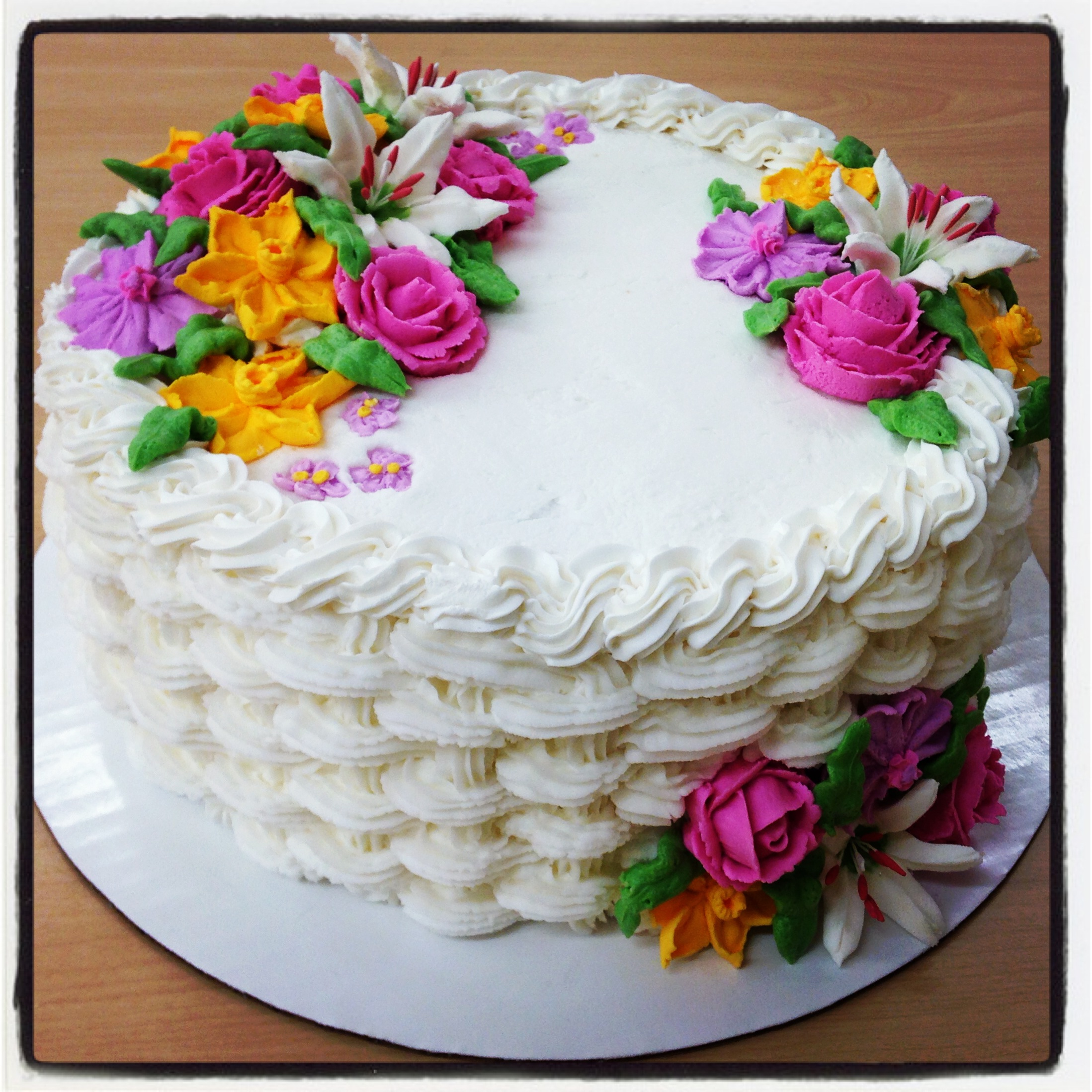 Cake with Buttercream Icing Flowers Cake with Buttercream Icing Flowers