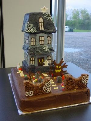 Halloween Haunted House Cake