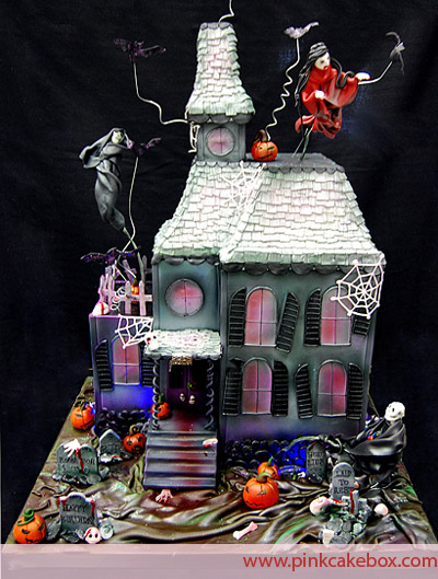 Halloween Haunted House Cake