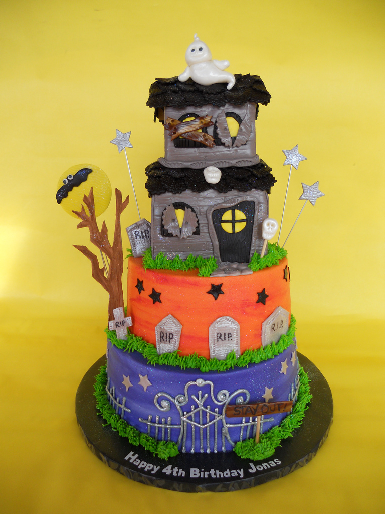 Haunted House Birthday Cake