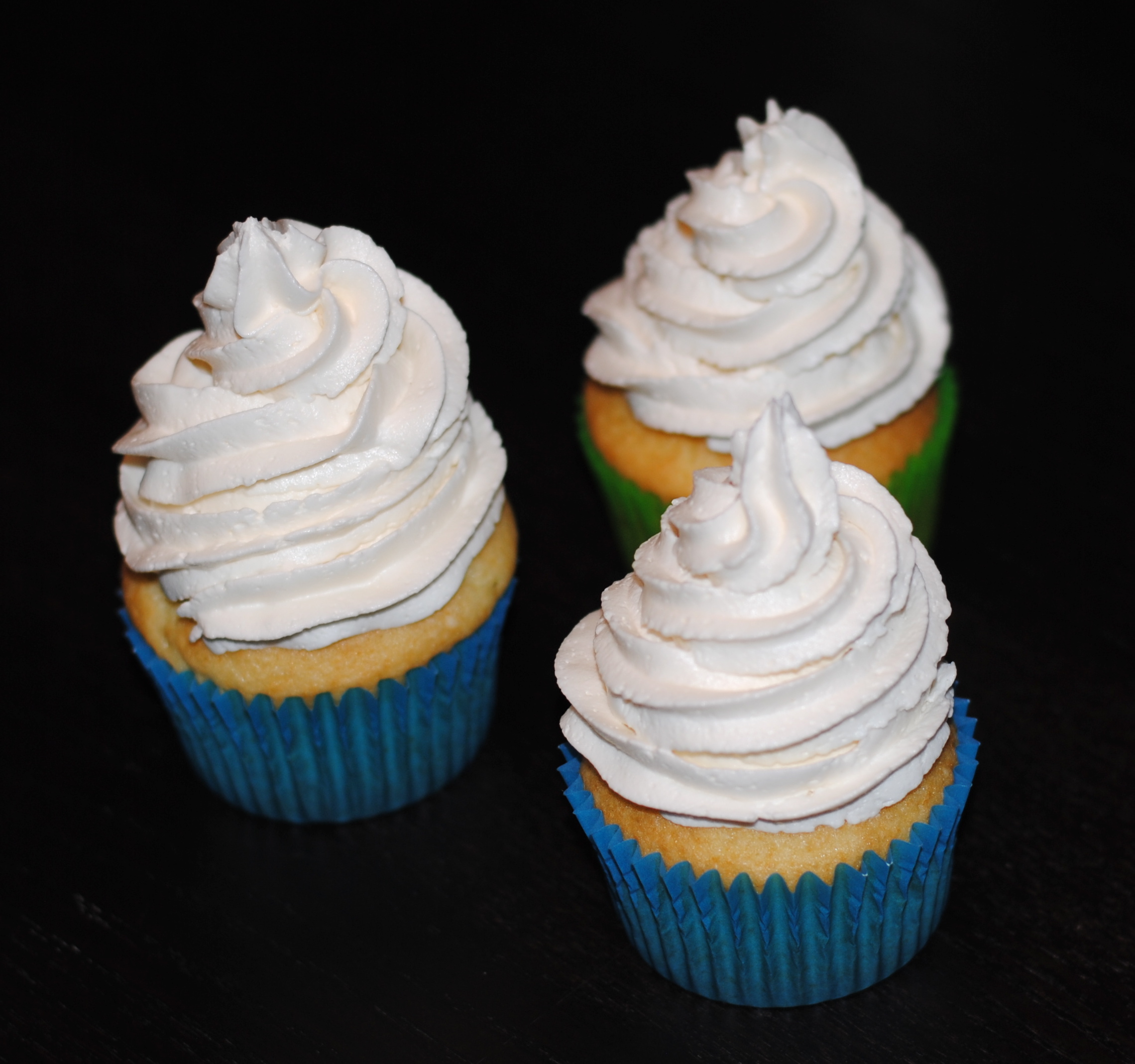 How to Decorate Cupcakes with Frosting How to Decorate Cupcakes with Frosting