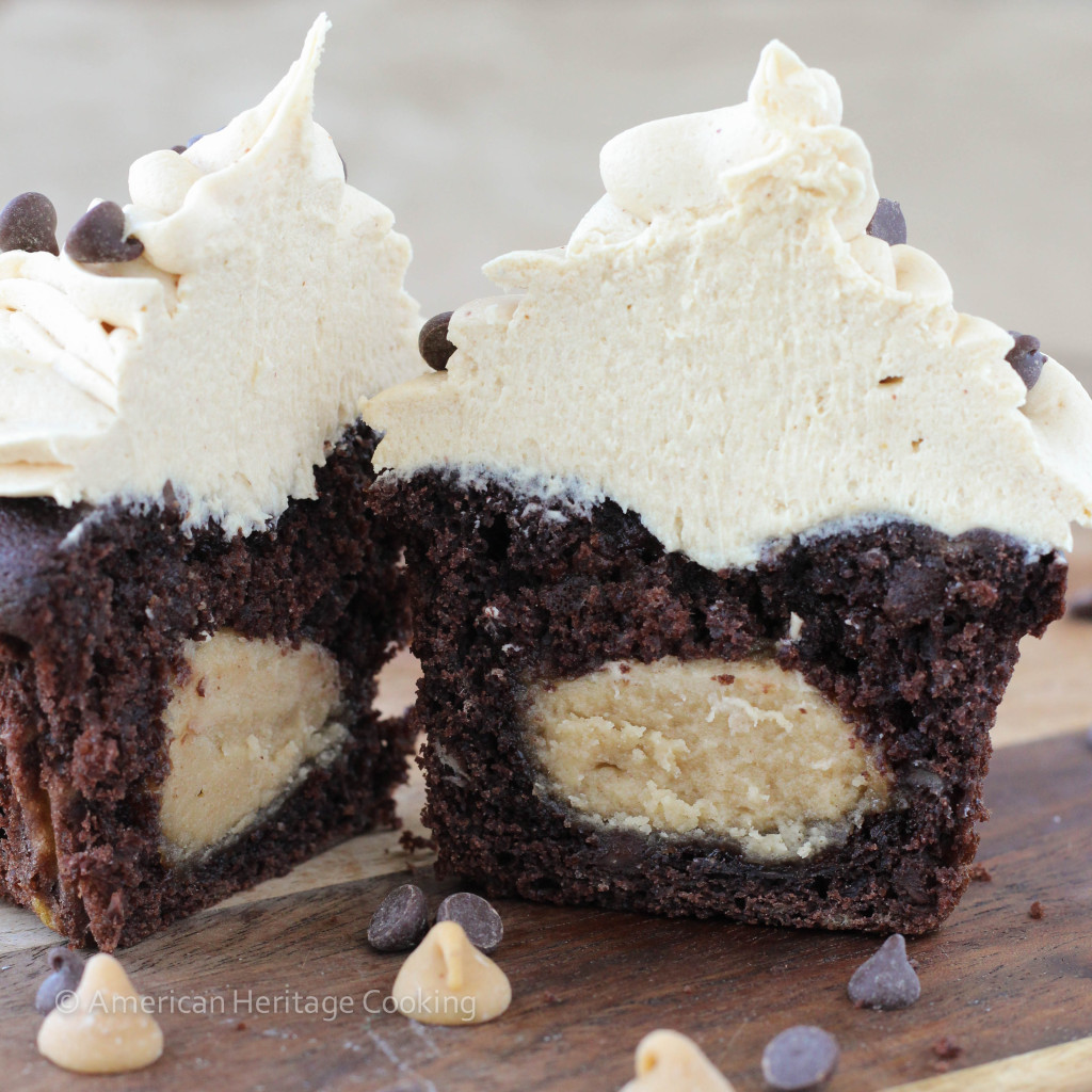 Peanut Butter Banana Cupcakes with Frosting