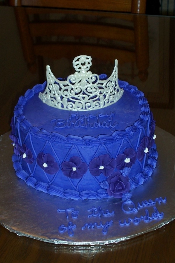 Pretty Cake Decorating Idea