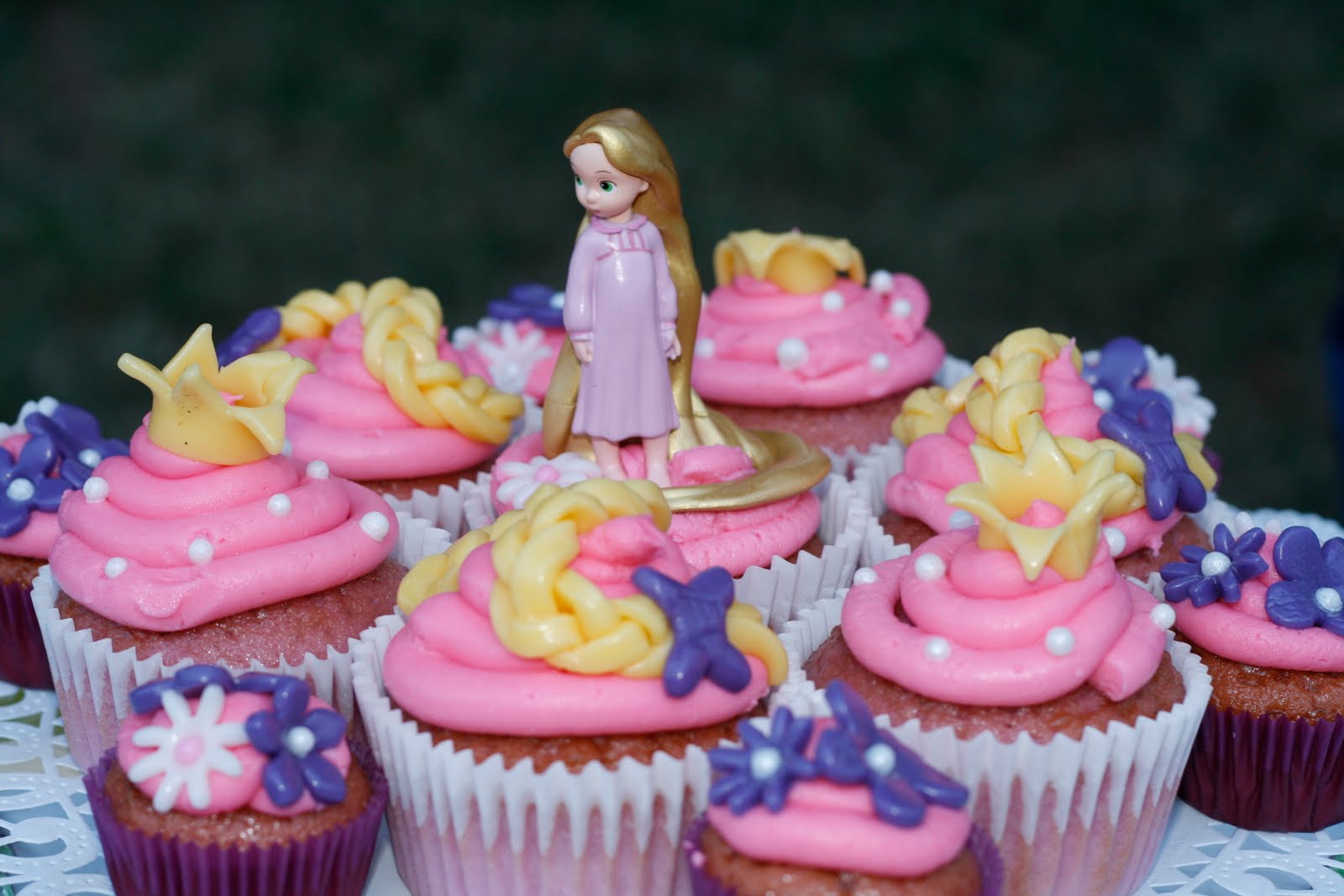 Rapunzel Cupcakes