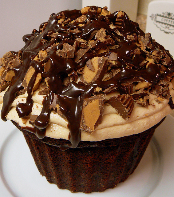 Reese's Peanut Butter Cups Cupcakes